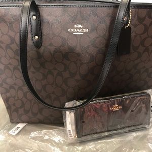 Coach Signature Large Tote Bag & Wallet, Brown Set